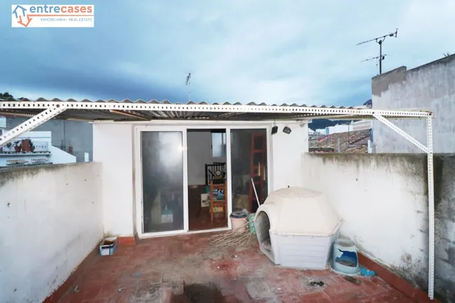 CONSTRUCCIÓN HABILITADA COMO LOCAL COMERCIAL — 20
