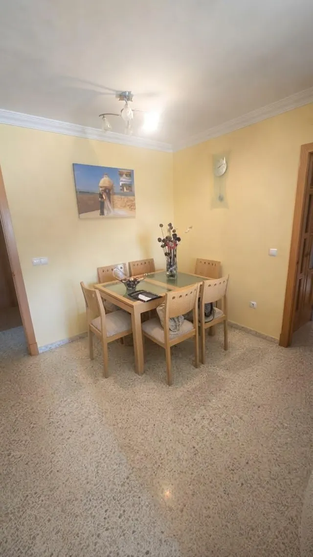 Amplio Piso VPO con terraza en zona Sur, Jerez de la Frontera — 10
