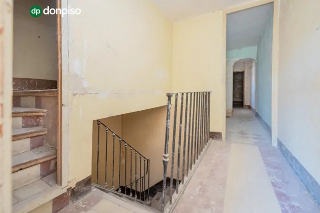 A la venta edificio en plaza bib-rambla — 44