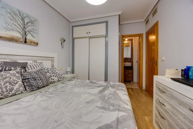 Espectacular Apartamento de 3 dormitorios en el Centro de Torrevieja — 17