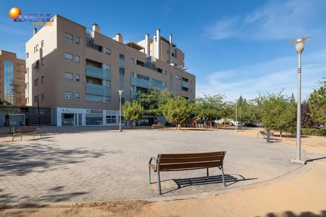 Local comercial en el Campus de la Salud — 19