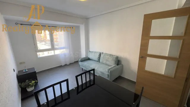 Estupendo piso de 2 habitaciones, amueblado, en Campanar, junto Hipercor. — 2