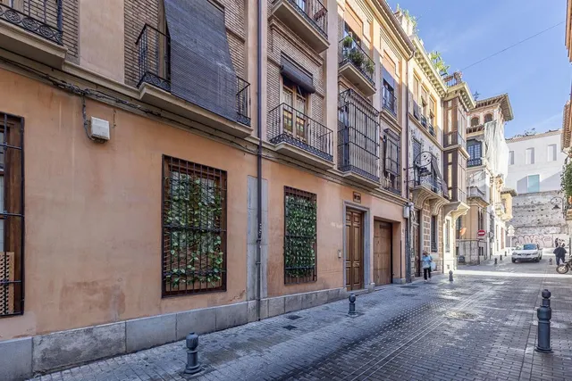 Garaje y Trastero en el Corazón de Granada — 7
