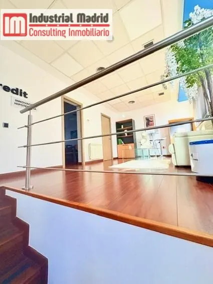 EDIFICIO DE OFICINAS EN ALQUILER Y VENTA EN ARGANDA DEL REY — 17