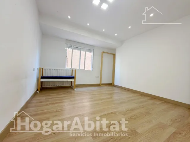 REFORMADO CON 4 DORMITORIOS Y BALCÓN — 21