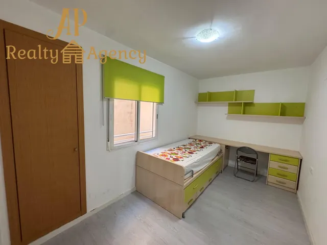 ALQUILER TEMPORAL de  fantástica vivienda situada en Benetússer, de 3 habitaciones, 2 baños, y garaje. — 30