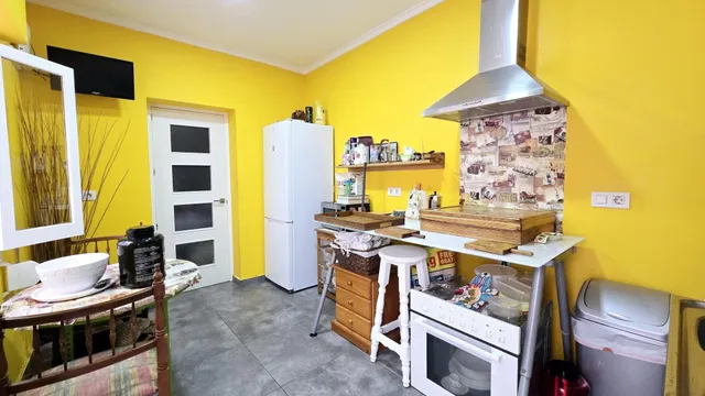 PLANTA BAJA PARA VIVIR TRANQUILO SIN LIOS DE COMUNIDADES — 18