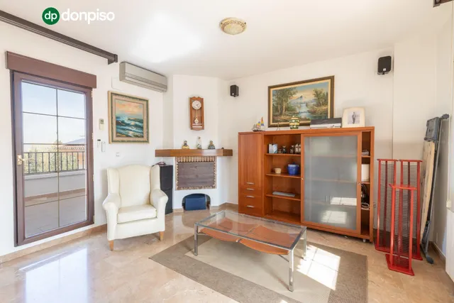 ADOSADA CON 4 DORMITORIOS, AMPLIAS TERRAZAS Y VISTAS A GRANADA Y SIERRA NEVADA — 39