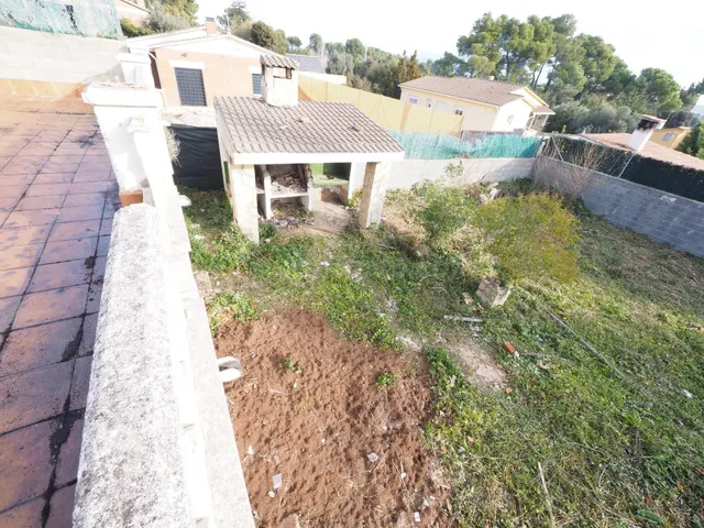 SE VENDE CASA EN LA TORRE DE CLARAMUNT, URBANIZACIÓN LES PIN - foto 4