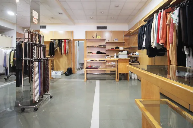 VENTA DE BAJO COMERCIAL EN TORRENT - foto 4
