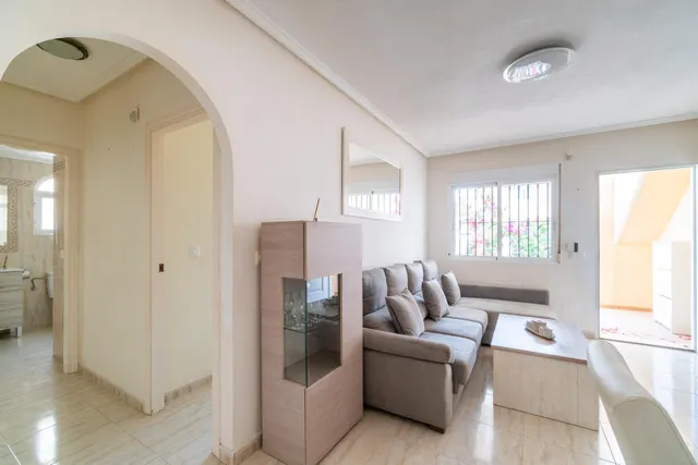 Planta baja con amplio jardín en Orihuela Costa ( Los Dolses ) de 2 dormitorios y 2 baños — 9