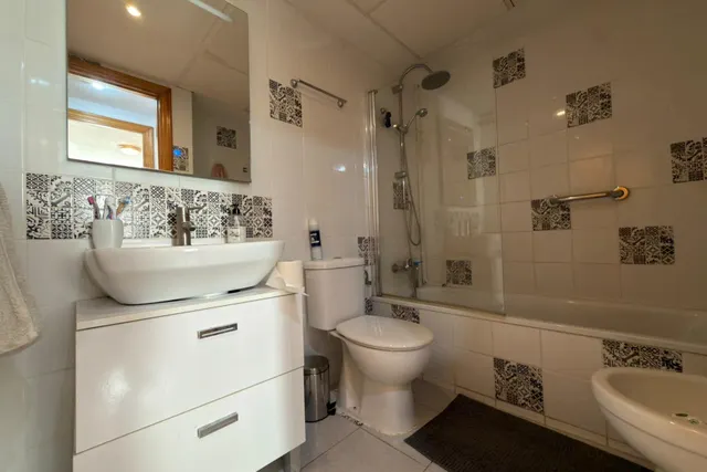 MAGNIFICA VIVIENDA CON PISCINA COMUNITARIA Y GARAJE INCLUIDO EN EL PRECIO — 15
