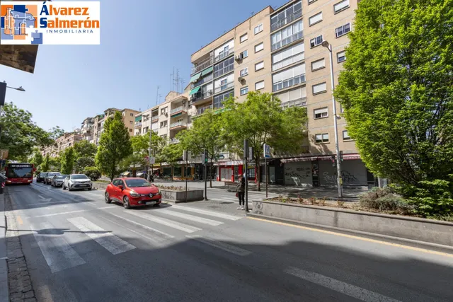 Piso con terraza y gran potencial junto a Camino de Ronda — 44