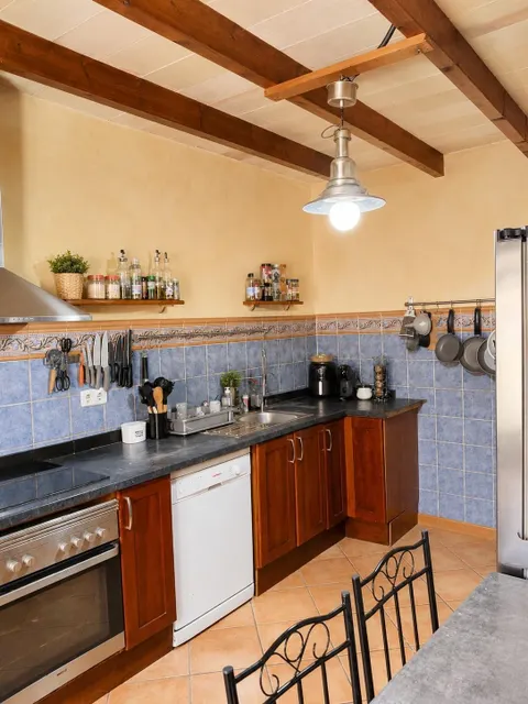 Casa mallorquina con apartamento independiente y terraza con vistas en el corazón de Artà.