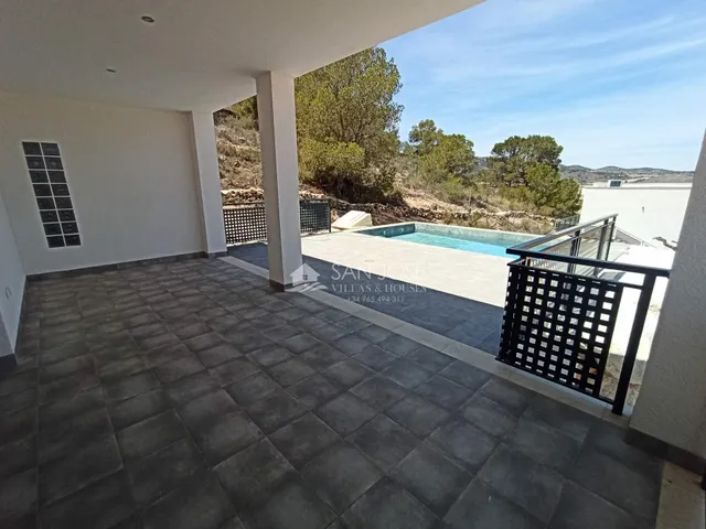 Se vende Villa con piscina en Cañada de la Leña — 33