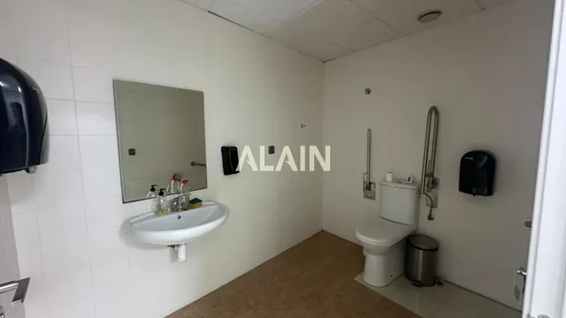Local comercial de 261 m2 junto Av. del Puerto | Cardenal Benlloch — 7