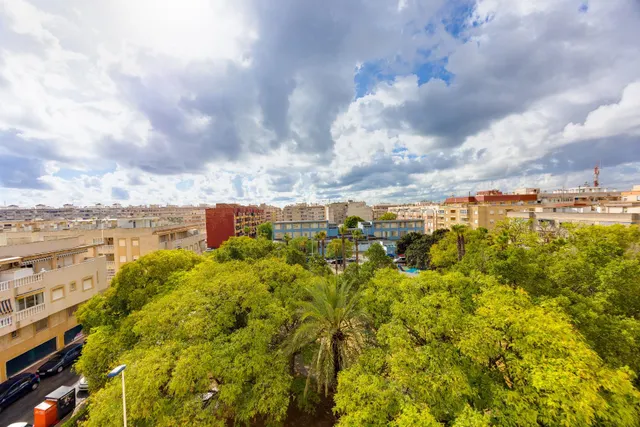Encantador Apartamento de 2 dormitorios y 1 baño con piscina comunitaria — 20
