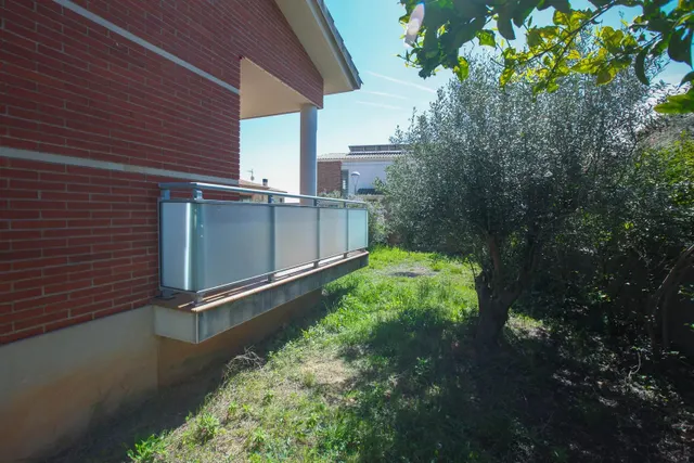Chalet independiente con gran terraza en Calafell — 47