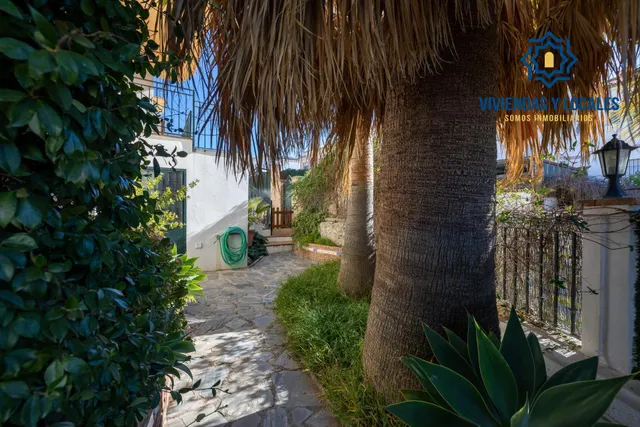MAGNÍFICO CHALET EN URB. SUEÑOS DE CADIMA, ALHENDIN — 46