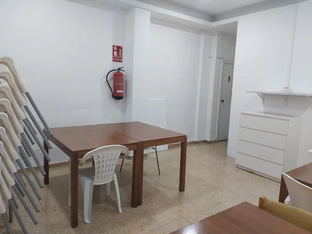 SE VENDE  BAJO CON NEGOCIO DE BAR SIN TRASPASO — 10