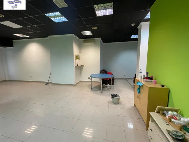 Local Comercial Acondicionado en Industria - Oportunidad Única — 3
