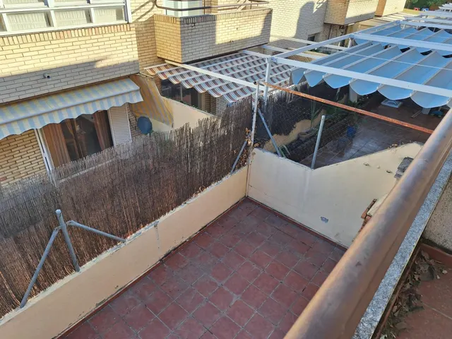 VENTA DE CHALET ADOSADO  EN CALLE SANTILLANA DEL MAR 20. BOADILLA DEL MONTE, — 21