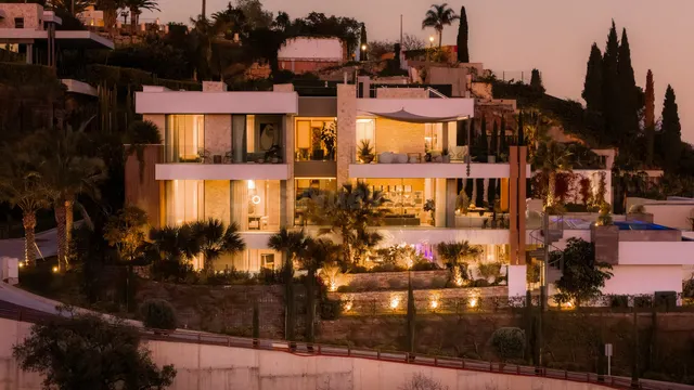 Chalet 6 habitaciones 943m² en venta - Costa Del Sol — 2