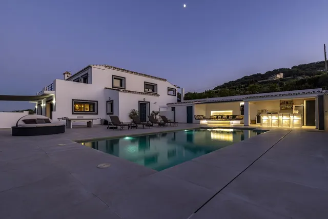 Chalet 4 habitaciones 455m² en venta - Costa Del Sol — 48
