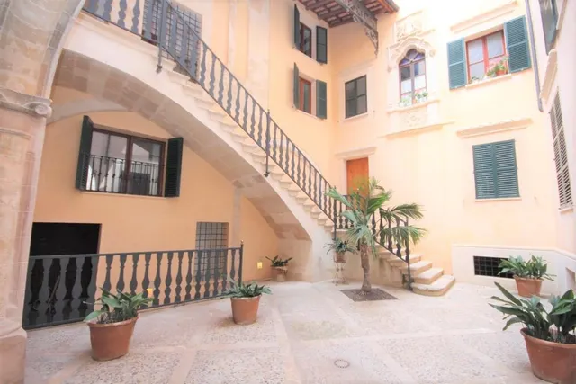PRECIOSO DUPLEX DE OBRA NUEVA EN EL CASCO ANTIGUO DE LA CIUDAD — 2