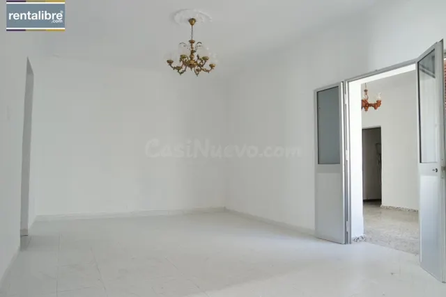 OPORTUNIDAD. CASA DE UNA SOLA PLANTA CON SOLARIUM AZOTEA DE  - foto 4