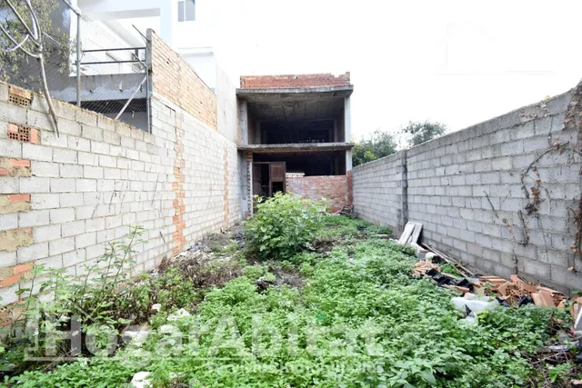Gran patio privado y proyecto para diseñar tu casa unifamiliar en el centro urbano — 2