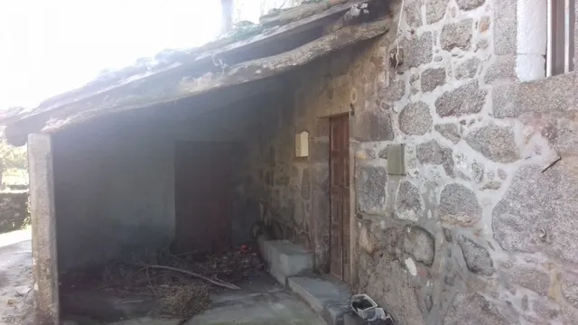 SE VENDE CASA DE PIEDRA PARA REFORMAR EN BUGALLIDO — 2