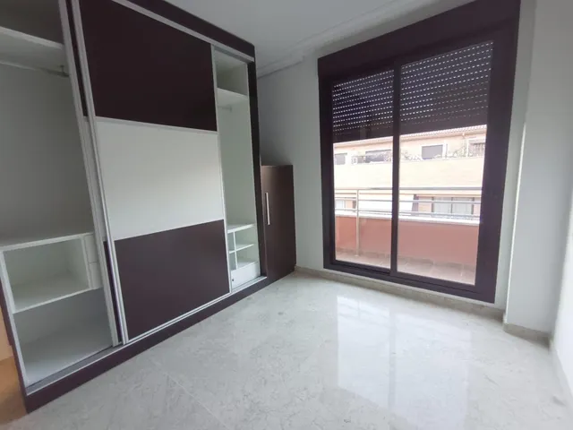 Luminoso piso de 3 dormitorios con terraza y piscina — 12