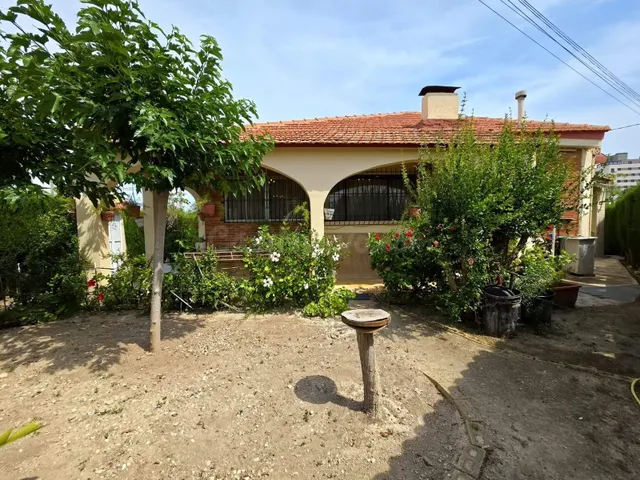 Elegante Casa de Alquiler en Playa Muchavista - El Campello
