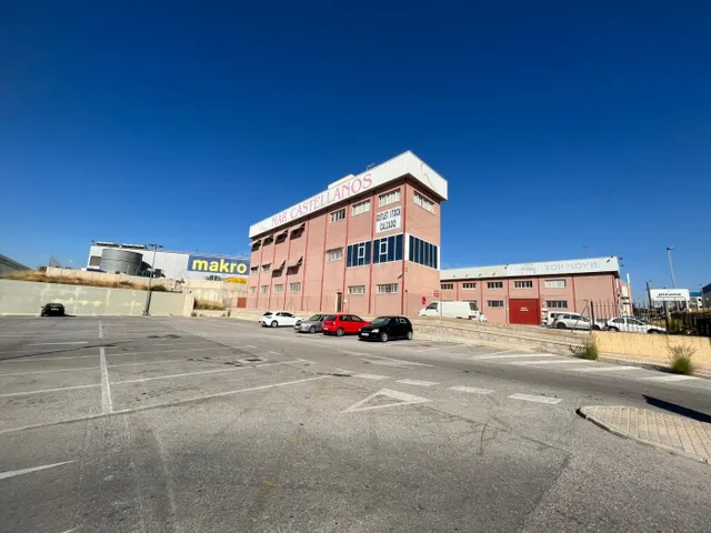 GRAN OCASION NAVE EN POLIGONO DE CARRUS CON UNA ubicación UN - foto 5