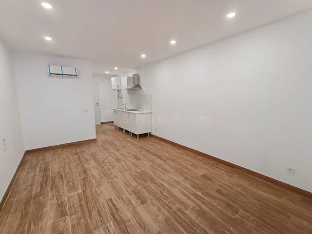 Se venden dos locales recién reformados cerca del mar en Mag - foto 2