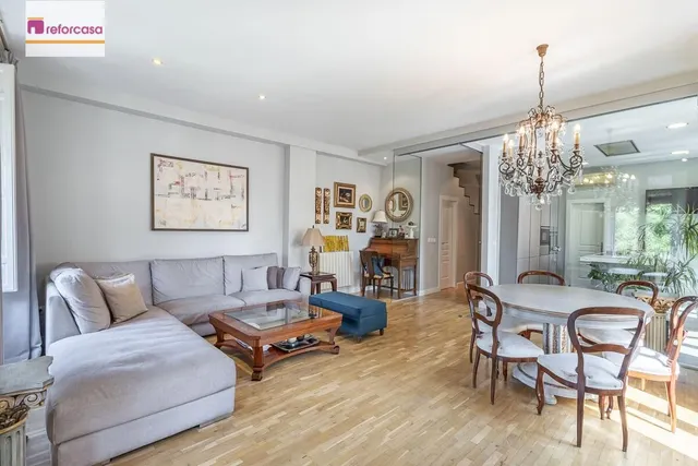 Exclusivo Piso Dúplex en el Corazón de Granada — 4