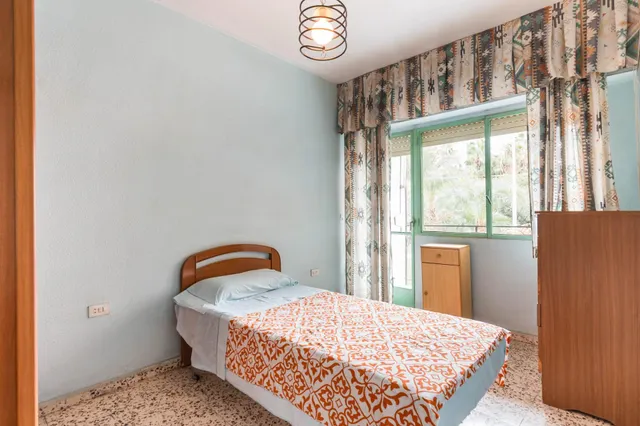 Amplio piso en venta para reformar en el Barrio del Carmen, Murcia — 7