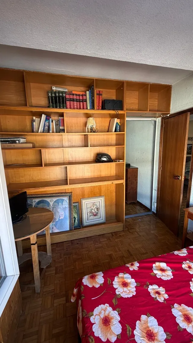 Oportunidad en calle alcala, piso de 3 dormitorios, 2 salones, 2 baños, terraza y ascensor. — 14
