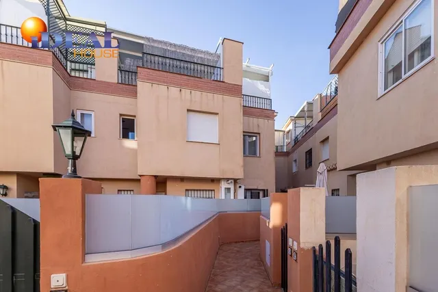 ESPECTACULAR TRIPLEX EN CHURRIANA — 26