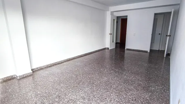Amplio Piso en Alquiler con Terraza en La Creu del Grau, Valencia — 9