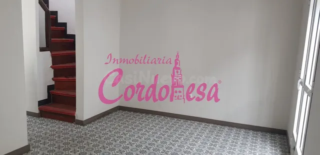 CASA JUNTO A LA CATEDRAL