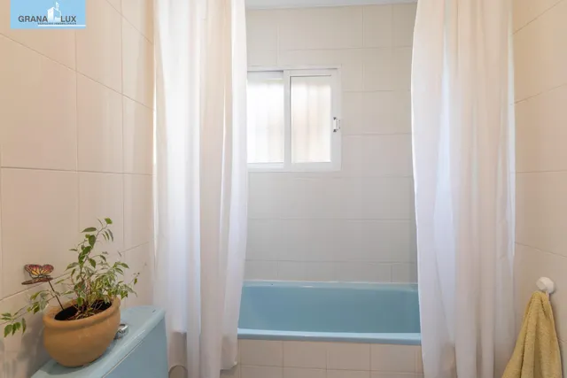 Chalet pareado con piscina, jardín y bonitas vistas a Granada en La Zubia — 44