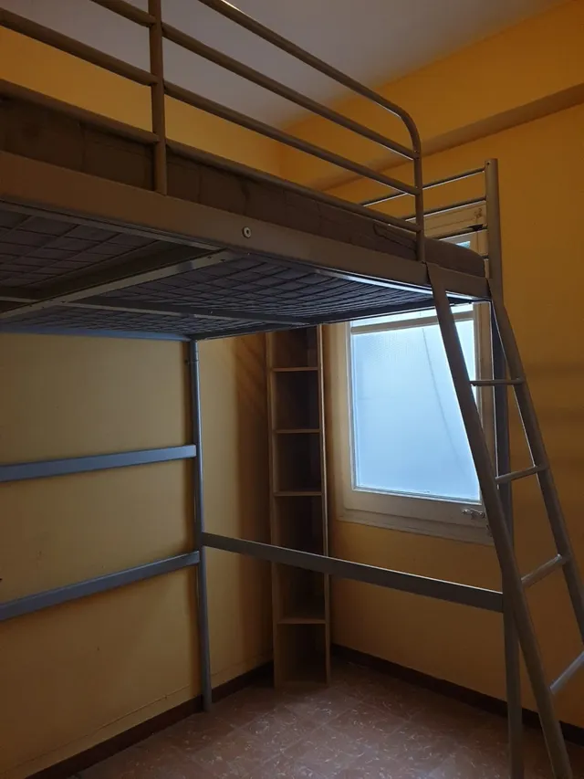 Ático con terraza de 20 m2 , tres habitaciones — 11