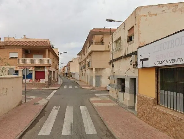 SE VENDE casa OKUPA en C Luis Buñuel de Roquetas de Mar - foto 3