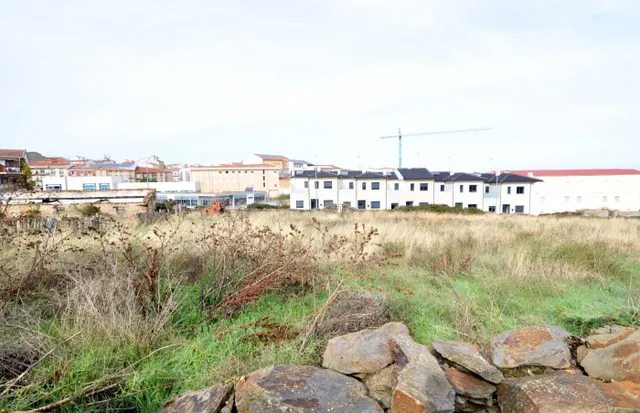 Urbis te ofrece una parcela urbana en venta en el centro de Guijuelo — 3