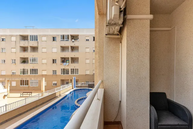 Estudio en Torrevieja con piscina comunitaria — 20