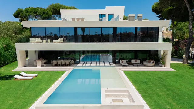 Chalet 6 habitaciones 741m² en venta - Marbella