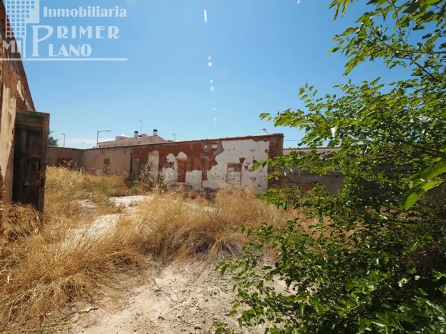 *Se vende solar en esquina a 3 calles en una de las principa - foto 3