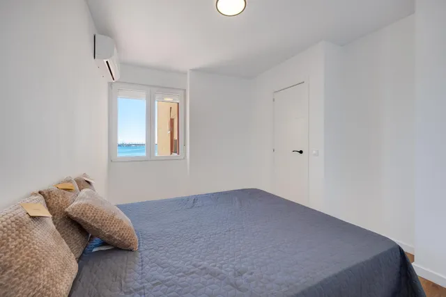 PRECIOSO APARTAMENTO TOTALMENTE REFORMADO CON VISTAS FRONTALES AL MAR — 20